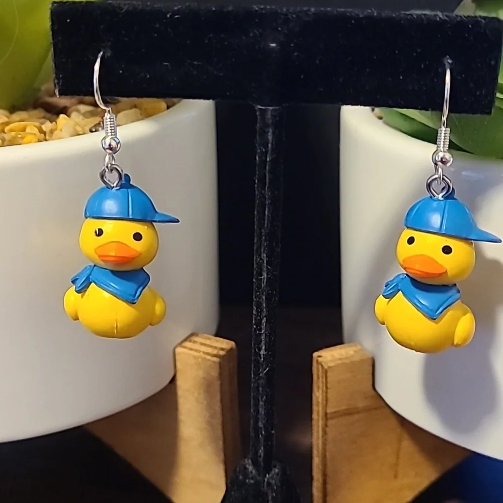 Duck Earrings with Blue Hat Novelty Fun Quirky Cute Dangle Drop - Picture 5 of 6
